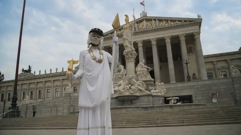 Szene von der Helmkampagne mit Aktionsfläche